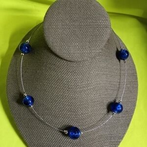 Silvertone wire blue beaded choker collar necklace
